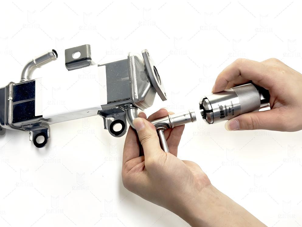 格雷希爾G70系列凸緣管密封測試接頭在汽車發(fā)動機(jī)廢氣循環(huán)冷卻器的應(yīng)用
